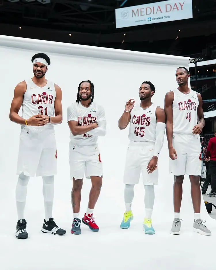 拆队倒计时!东部第八+被自家球迷嘘,2.2亿豪阵啊,就这表现?