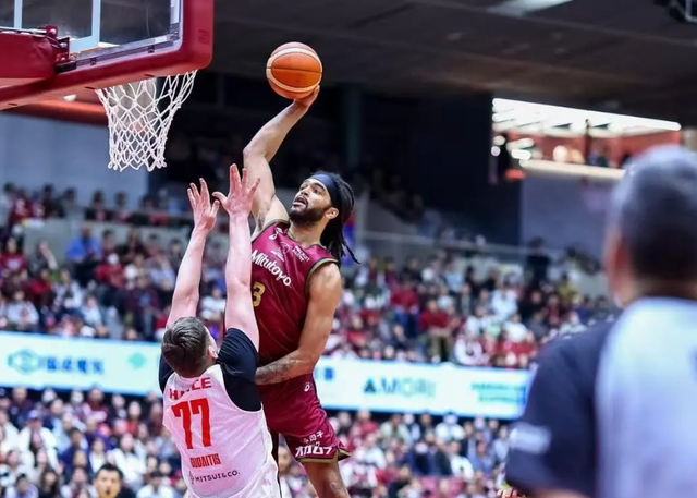 正式官宣！2米12大外援加盟山东男篮，携手克里斯，全力冲击前四