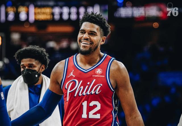 76人无懈可击？小球阵容挣扎 托哈需适应新角色