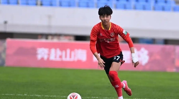 Kaiyun中国官网-英超青训再添中国锋线!18岁张家鸣身披9号,先外租后回归|伯恩利|塞尔维亚|U21|徐彬|梯队_新浪体育_新浪新闻