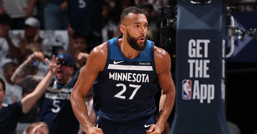 Kaiyun网页版-太离谱了！打26分钟得9分，正负值-38，球迷：DPOY被你弄成了笑话