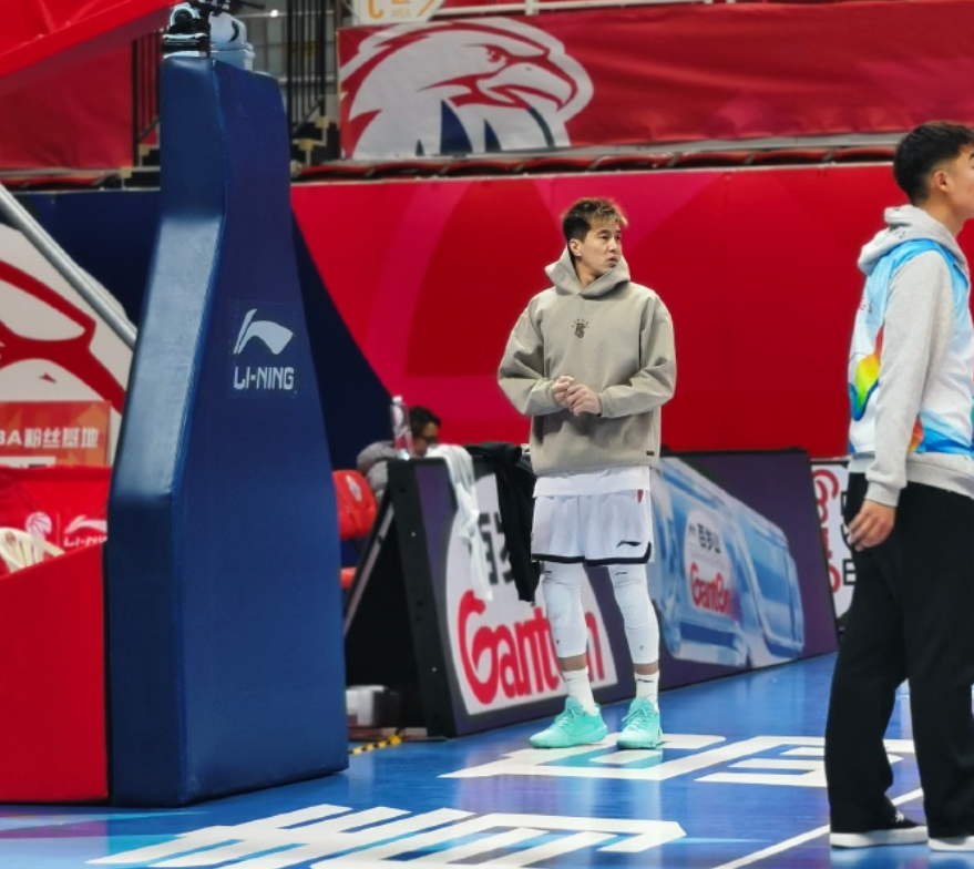 郭艾伦炸了!杨鸣要走了?早干嘛去了…