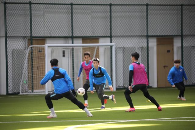 1614747745399087195.jpg 大连人新赛季求稳 外援陆续归队新帅将在近日官宣