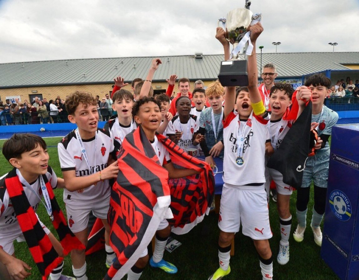 Kaiyun网页版-米兰U12再夺Robbie Keane Academy杯冠军，4比1胜阿森纳|AC米兰|曼联|凯尔特人|都柏林|狼队_新浪体育_新浪新闻