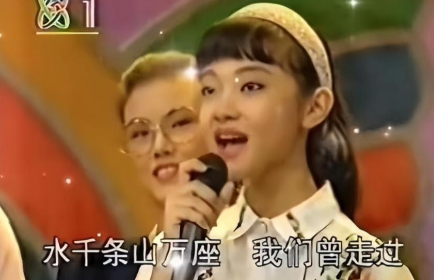 开云登录入口-75岁姜昆近况曝光，与46岁单身爱女相依为命，晚年日子太让人羡慕