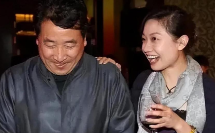 开云登录入口-75岁姜昆近况曝光，与46岁单身爱女相依为命，晚年日子太让人羡慕